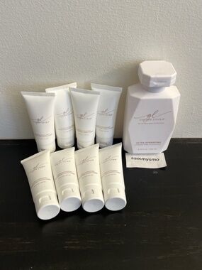Goldie Locks Ultra Hydrating Signature Shampoo 8.45 Fl Oz & conditioner 8oz
